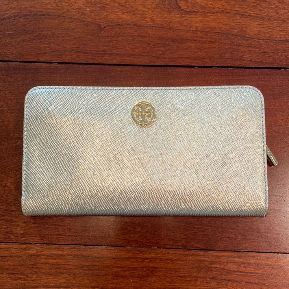Tory Burch wallet